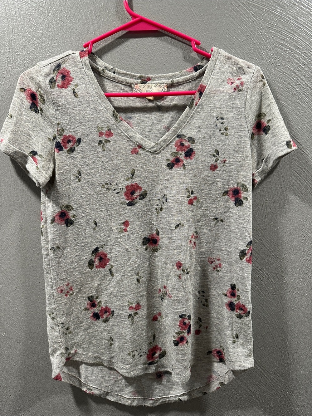 Pink Rose Gray V-Neck Short Sleeve Top with Pink Floral Print